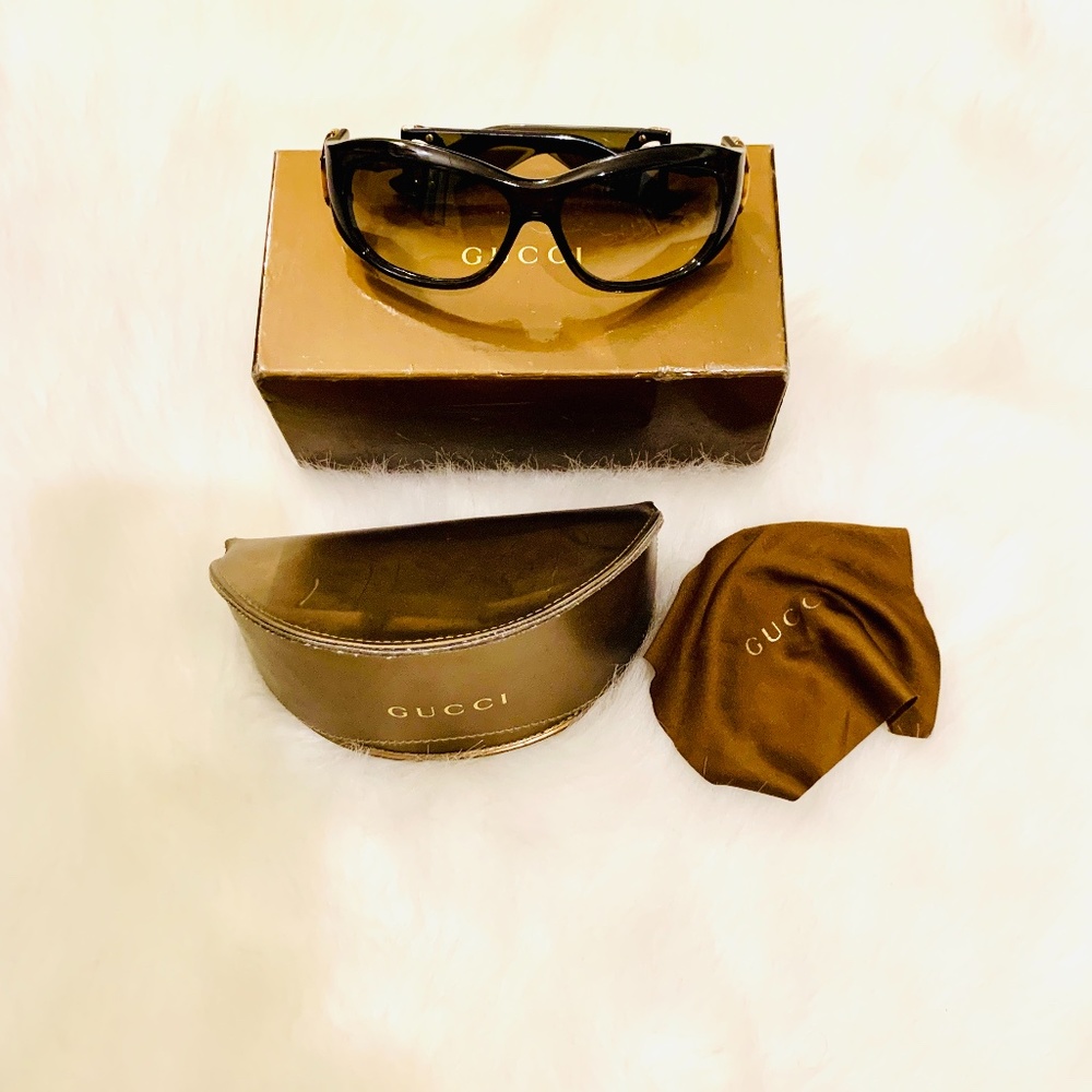 AUTHENTIC Gucci horsebit sunglasses